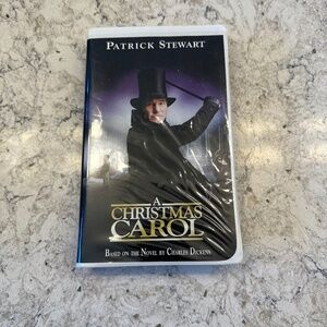 VHS A Christmas Carol movie based on the novel by Charles‎ dickens